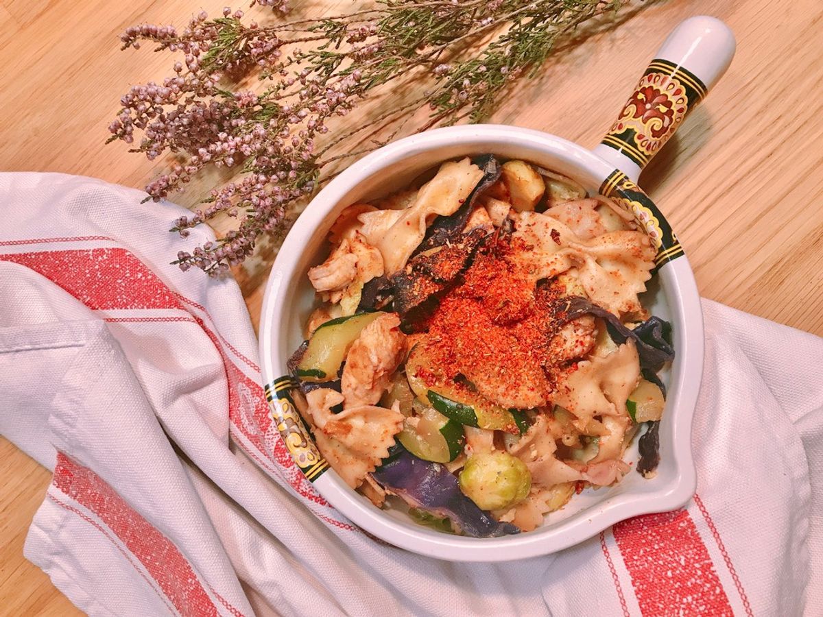 Nui Nơ Xào Gà Vị Tandoori & Rau Củ