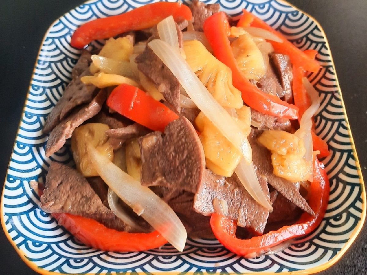 Gan heo xào thơm (dứa)