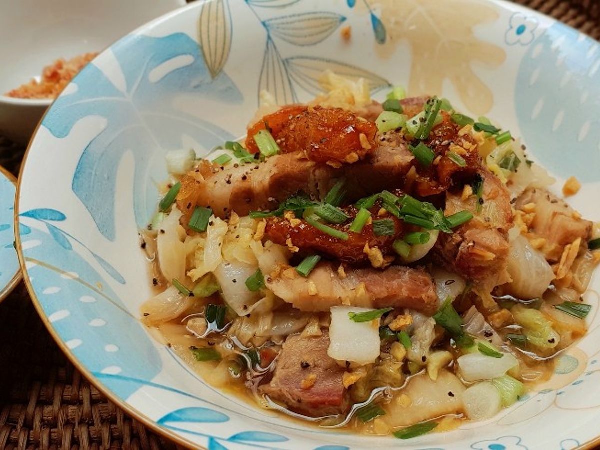 Cải thảo xào thịt quay