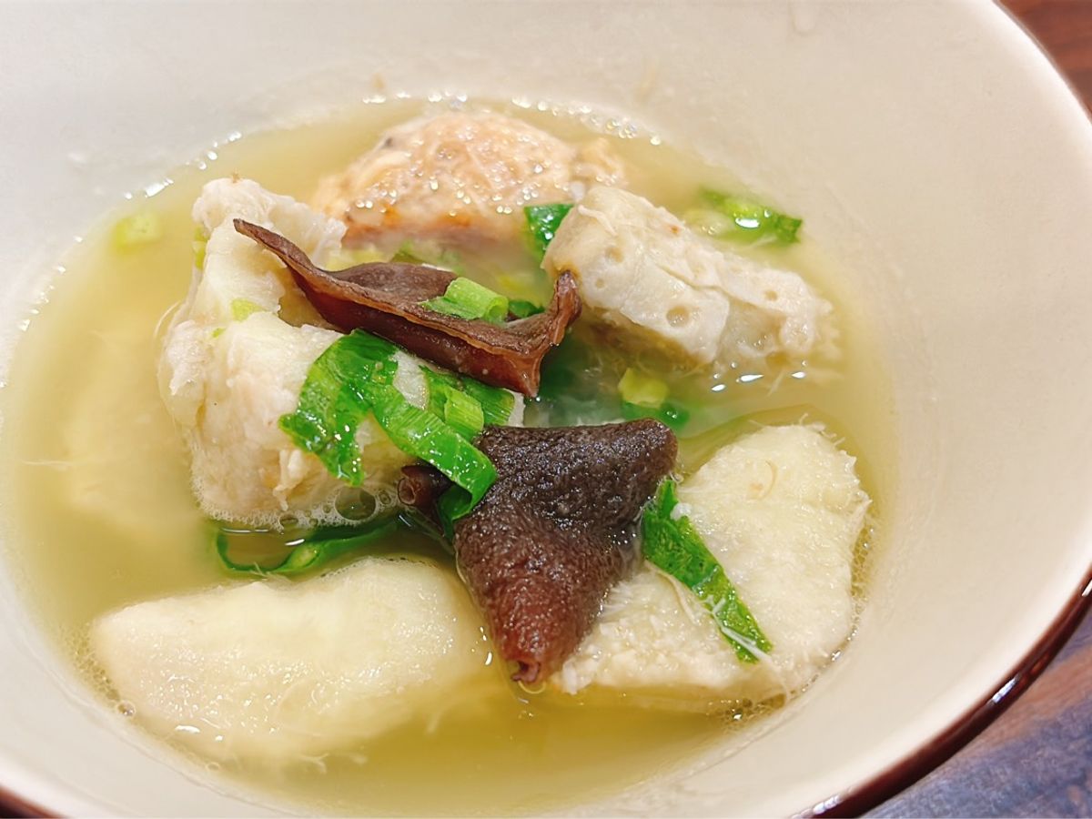Canh khoai môn sáp nấm mèo