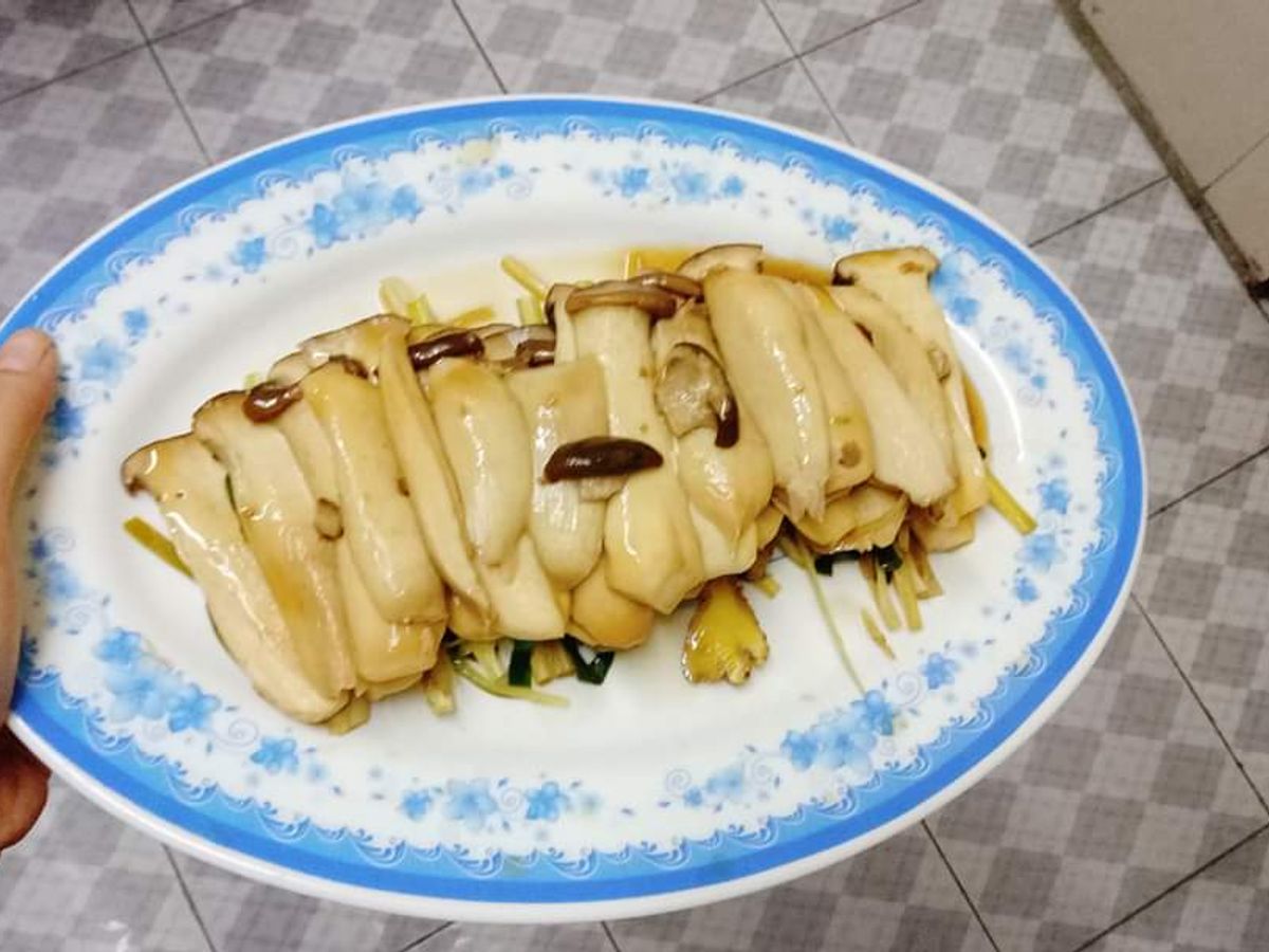 Nấm đùi gà hấp