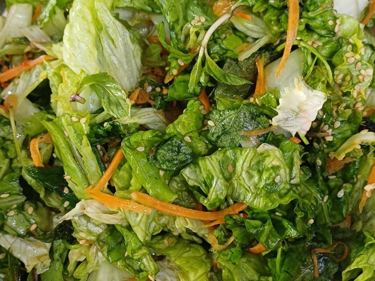 Salad rau xà lách và các loại rau thơm