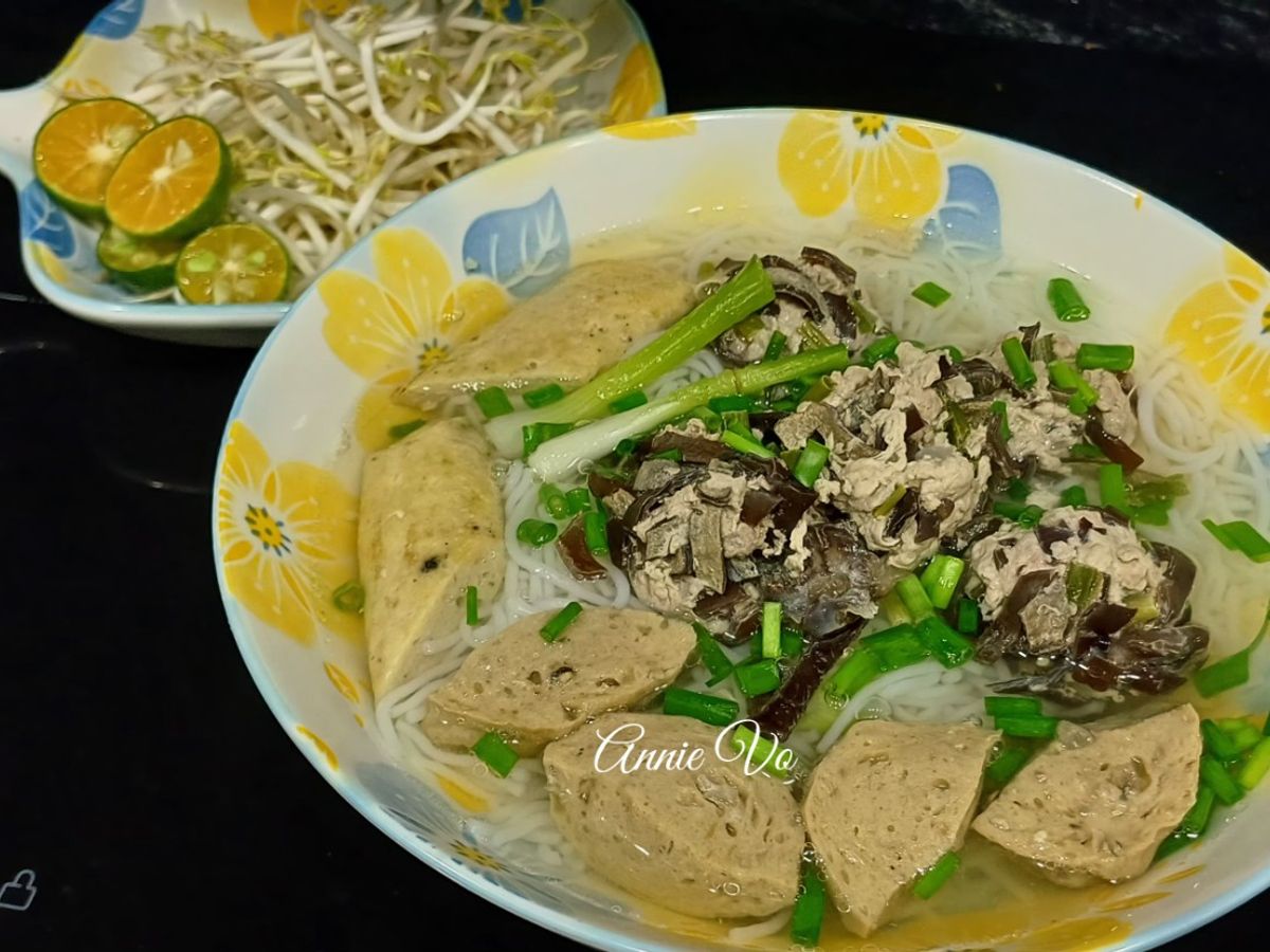 Bún mọc bò viên