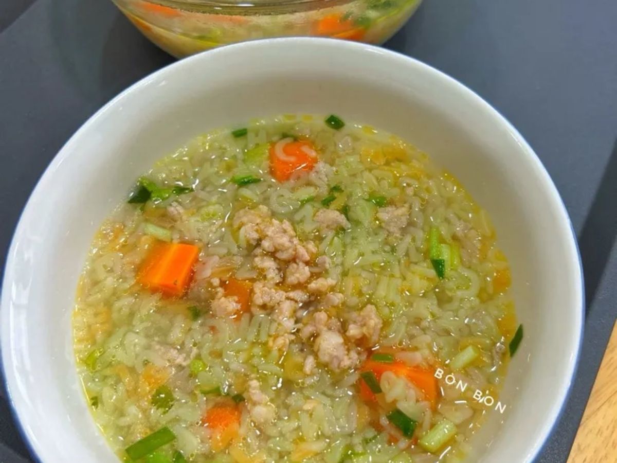Nui Chữ Nấu Thịt Băm (Món ăn sáng cho bé)