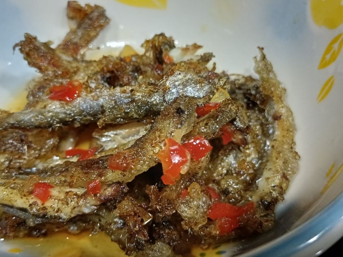 Cá cơm tươi chiên nước mắm