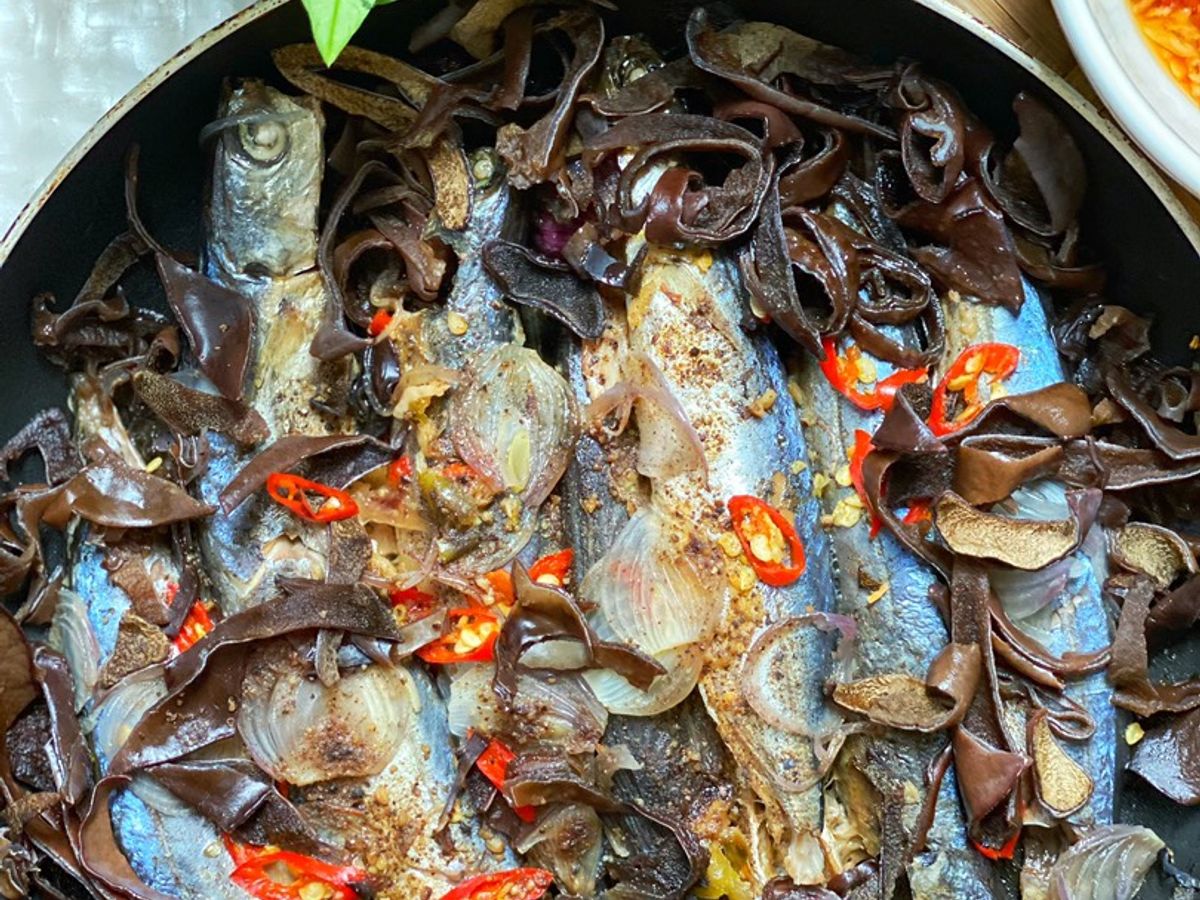 Cá Nục Nhí Hấp Cuốn Bánh Tráng Eat Clean