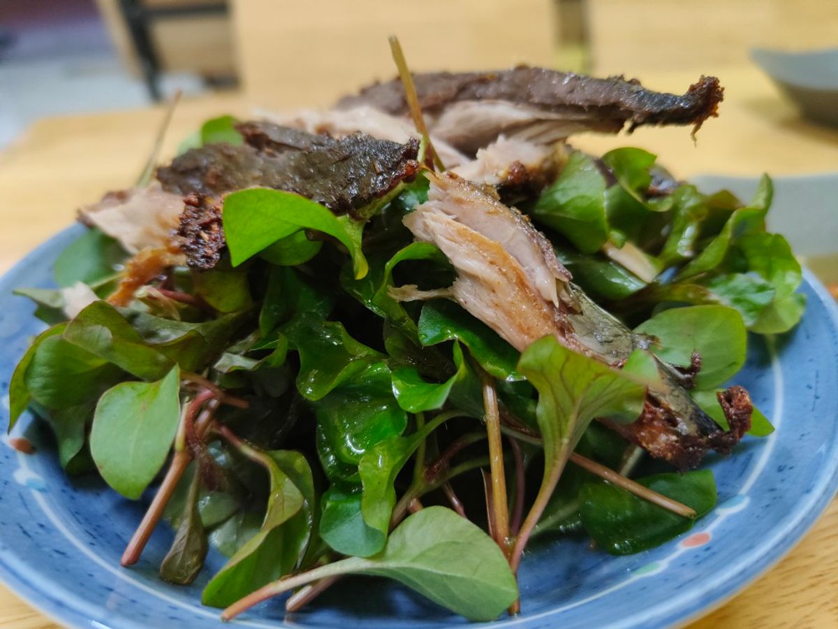 Salad chanh dây cải xoong Nhật với cá sòng