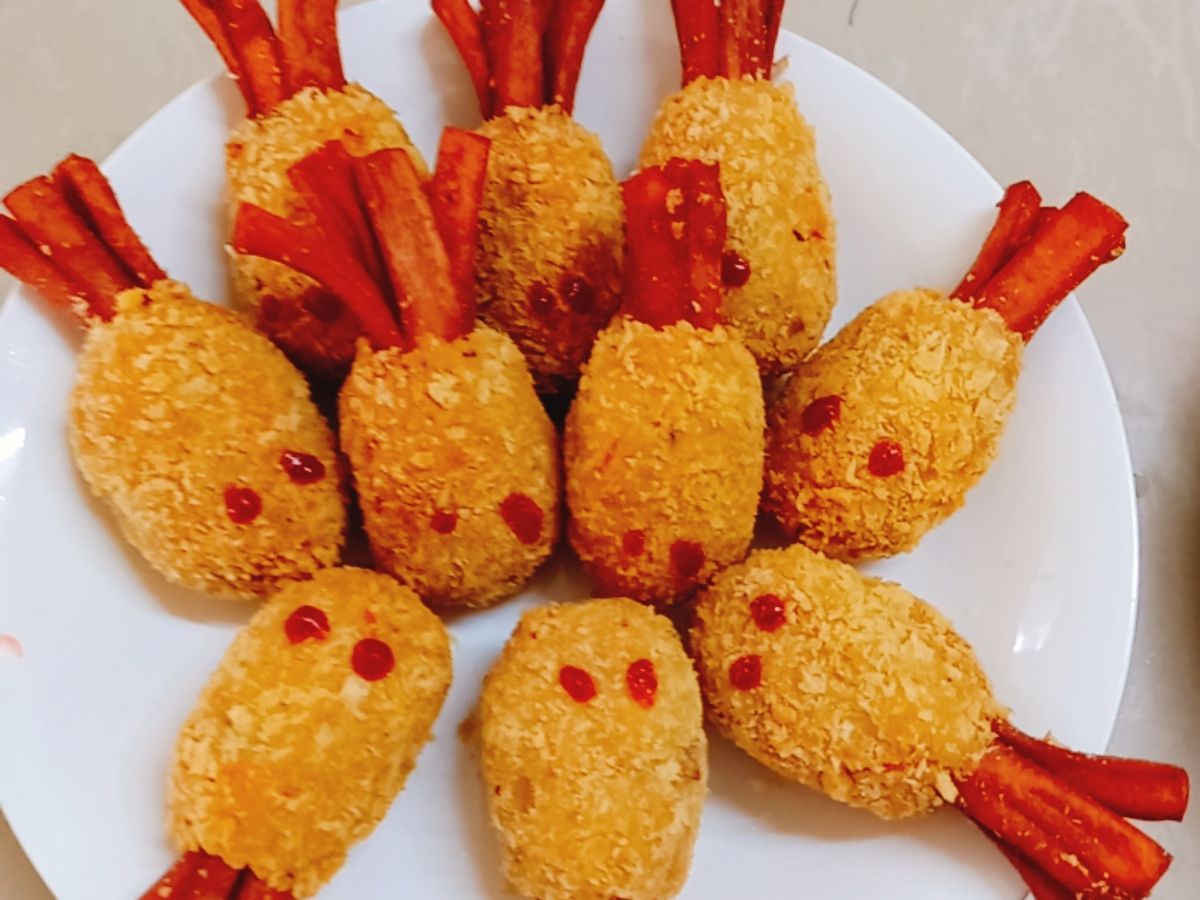 Con mực từ tàu hủ trắng và xúc xích