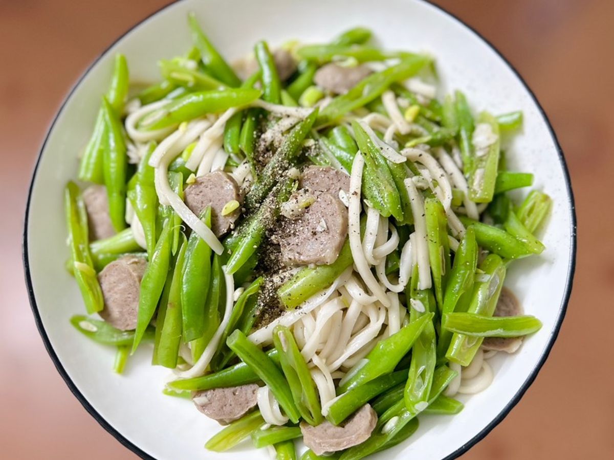 Mỳ xào đậu que & mọc bò