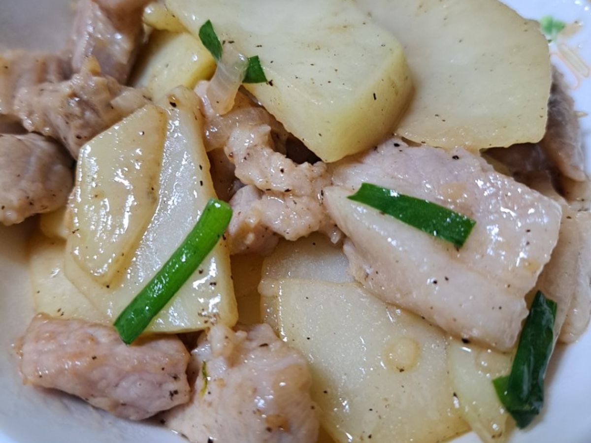 Khoai tây xào thịt heo