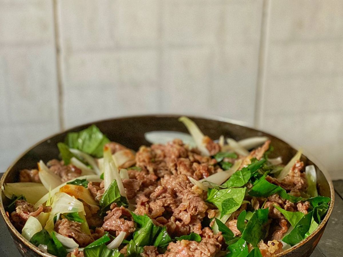 Thịt Bò Xào Hành Tây Lá Lốt