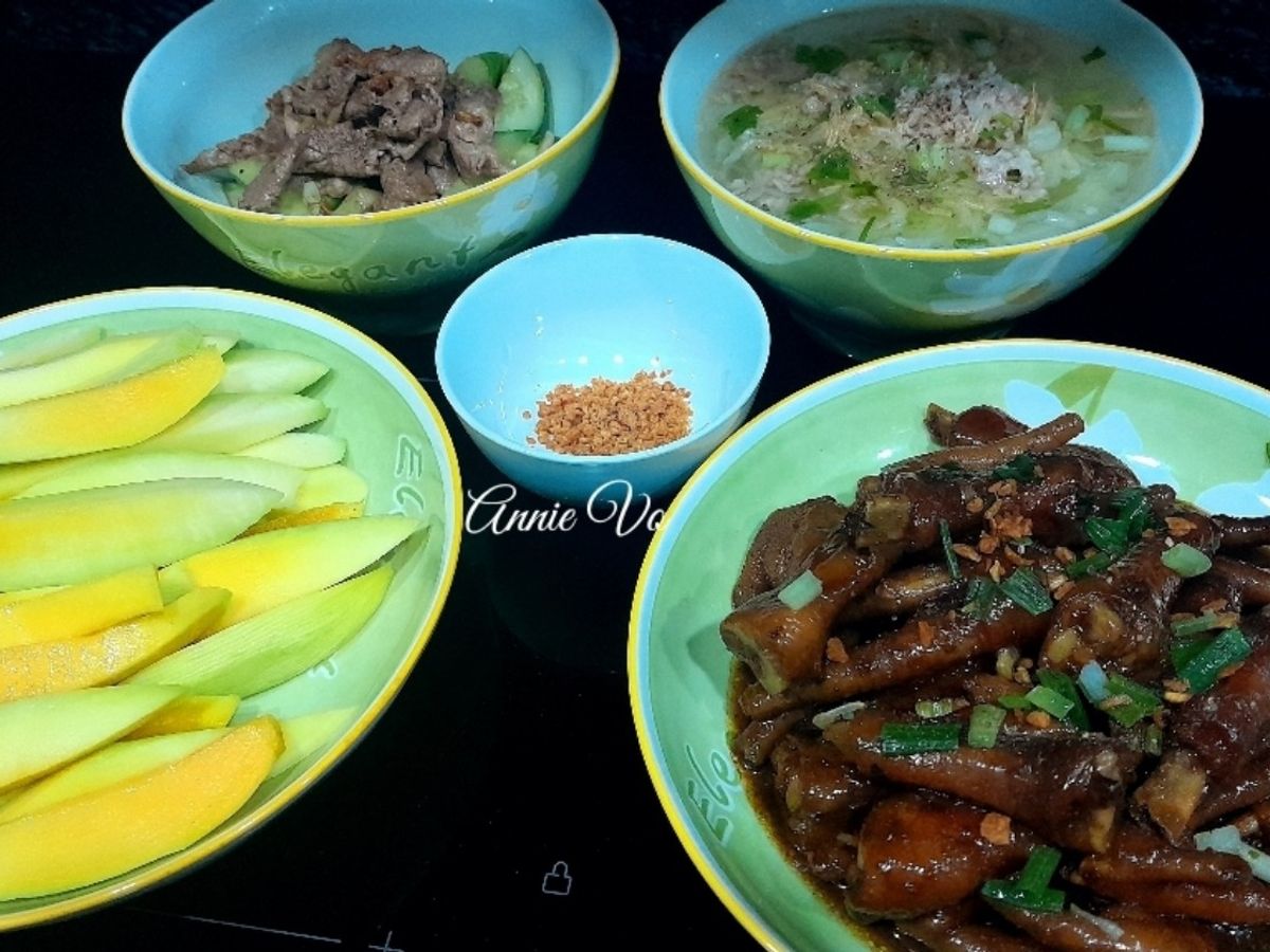 Cơm nhà ba món thơm ngon