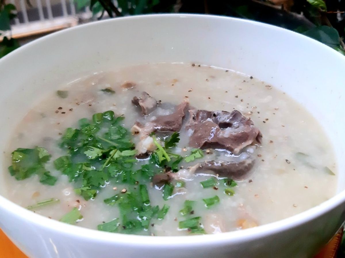 Cháo sườn đậu xanh tim heo