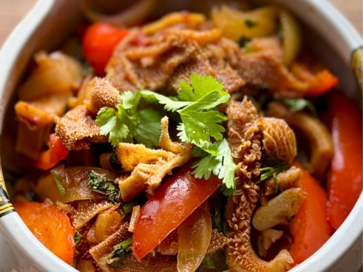 Sách Bò, Khăn Lông Xào Ớt Chuông Vị Cà Ri Thái Đỏ