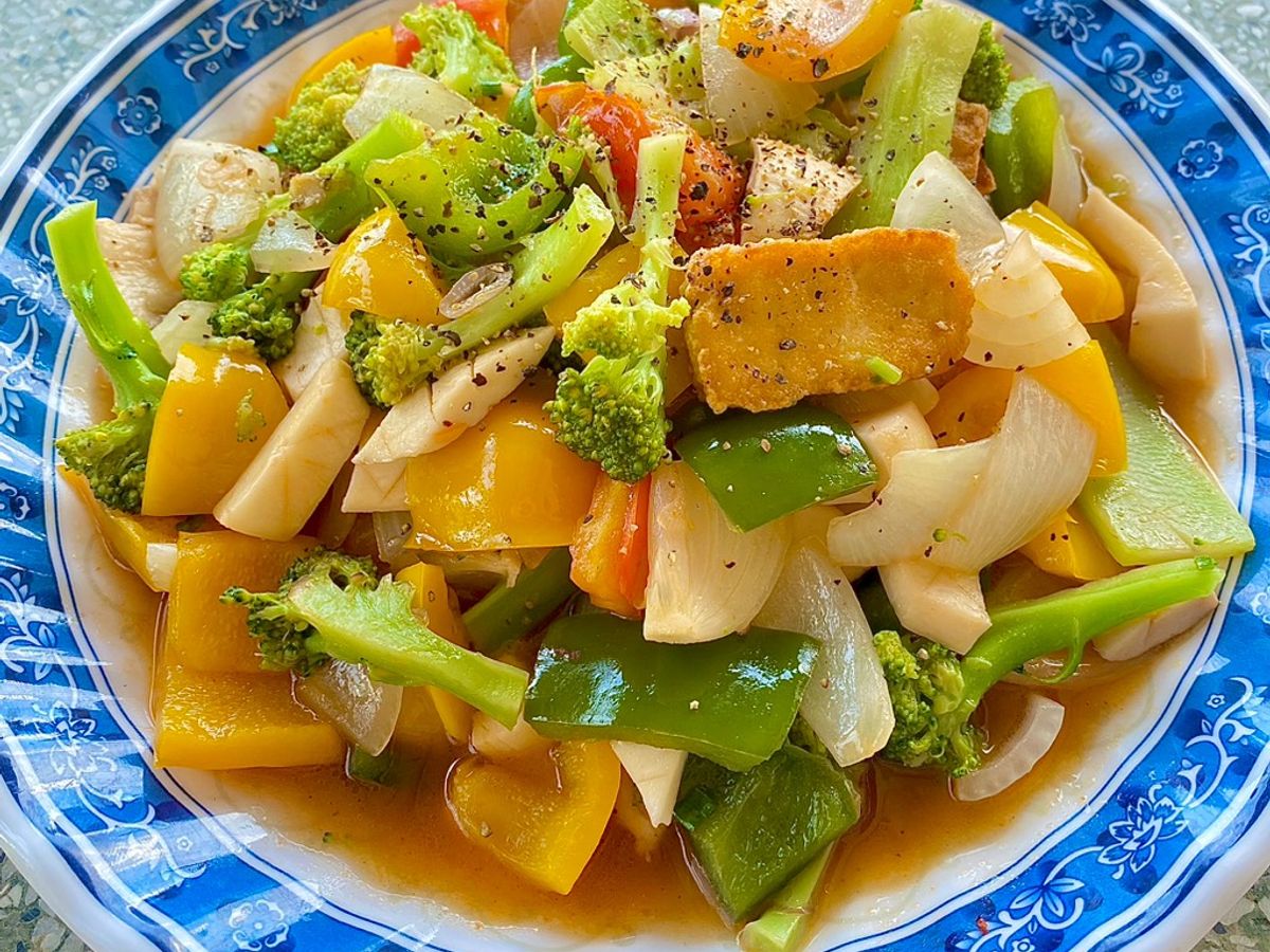 Rau củ xào chay sốt chua ngọt