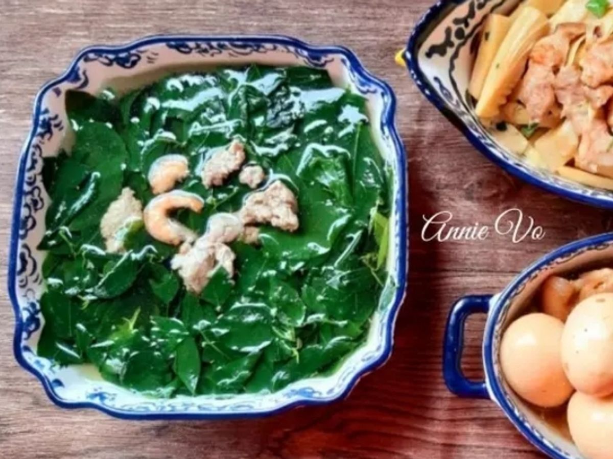 Canh rau ngót nấu tôm thịt