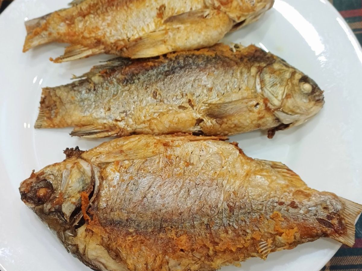 Cá diếc chiên giòn