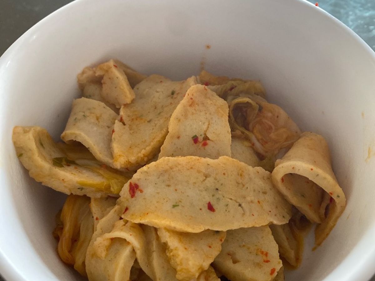 Chả cá ba sa xào kim chi