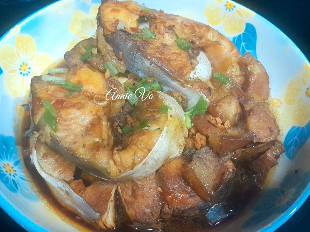 Cá bông lau kho thịt ba rọi
