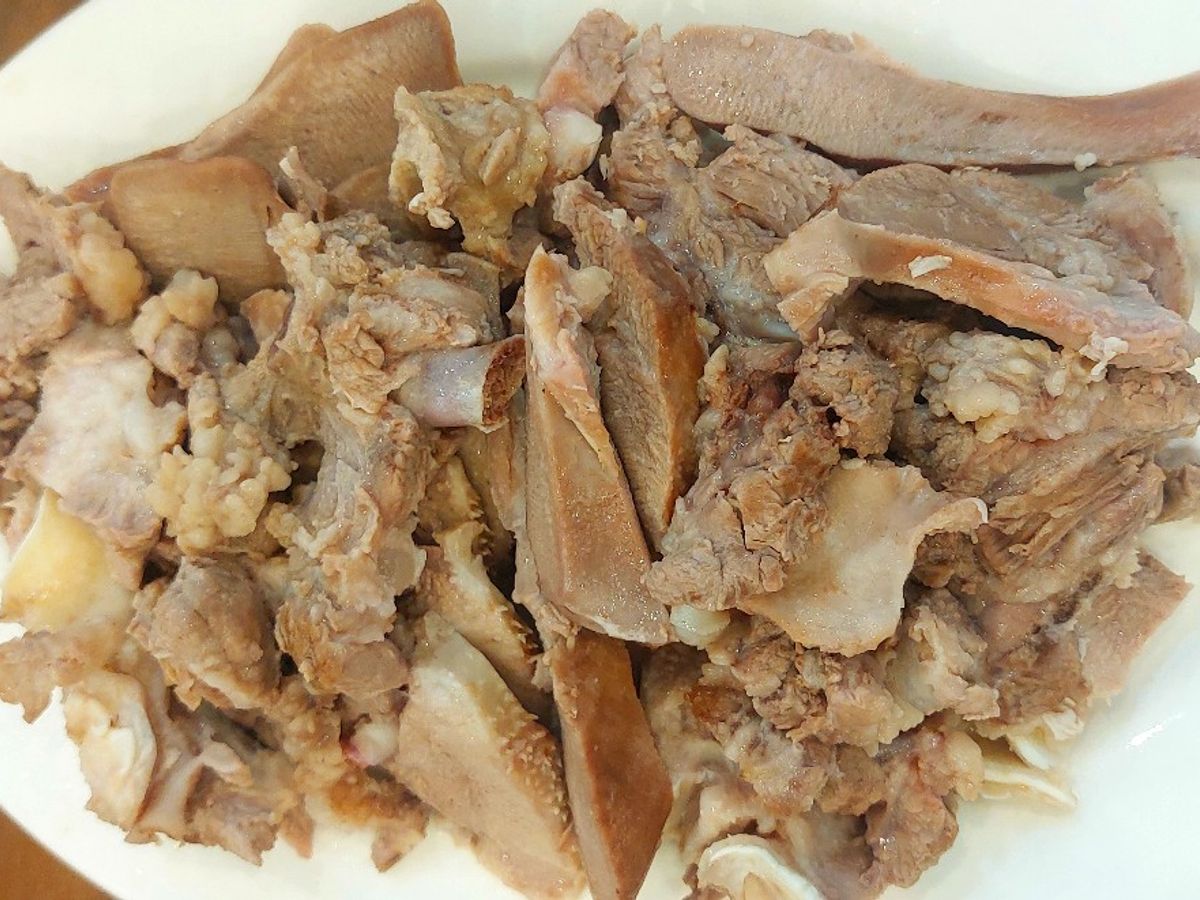 Lưỡi heo luộc