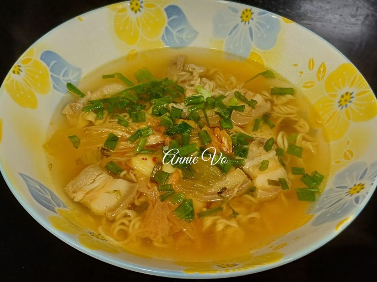 Bún kim chi thịt heo