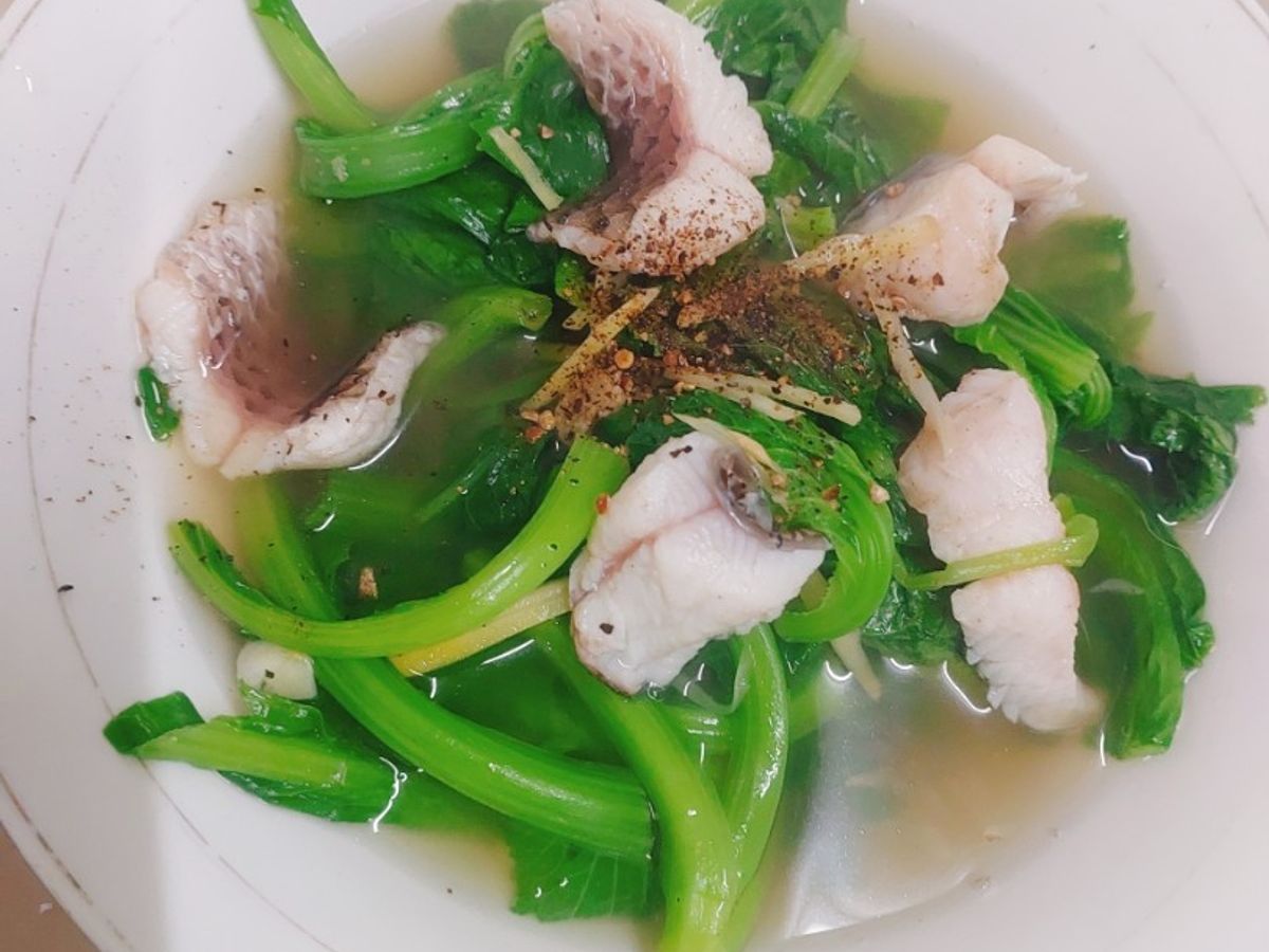 Canh cải xanh nấu cá lóc