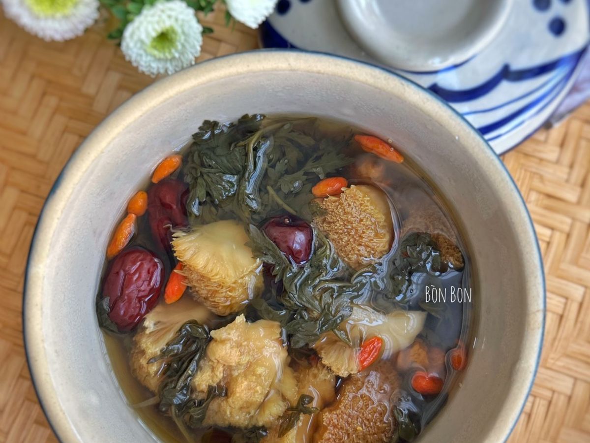 Canh Ngải Cứu Tiềm Nấm Hầu Thủ Chay