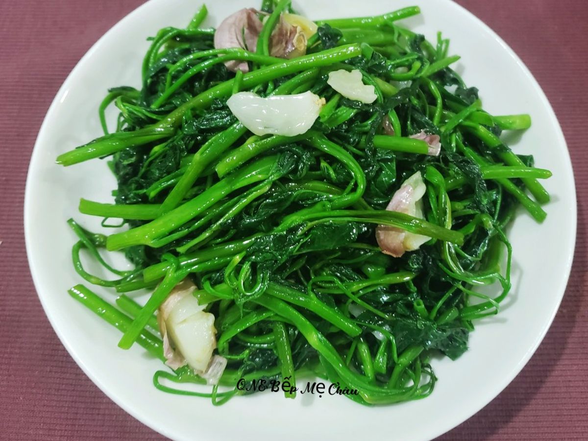 Rau muống xào tỏi