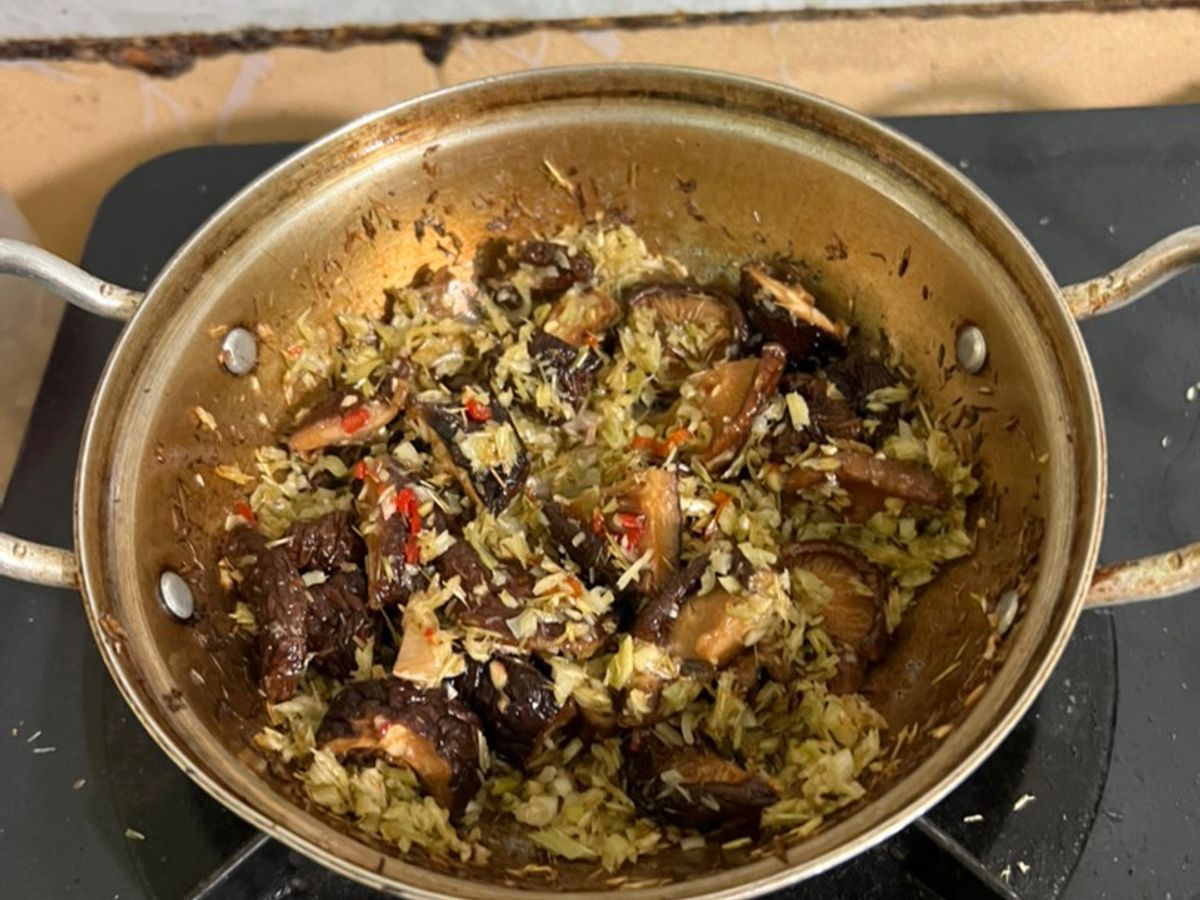 Nấm Đông Cô Kho Xã Ớt