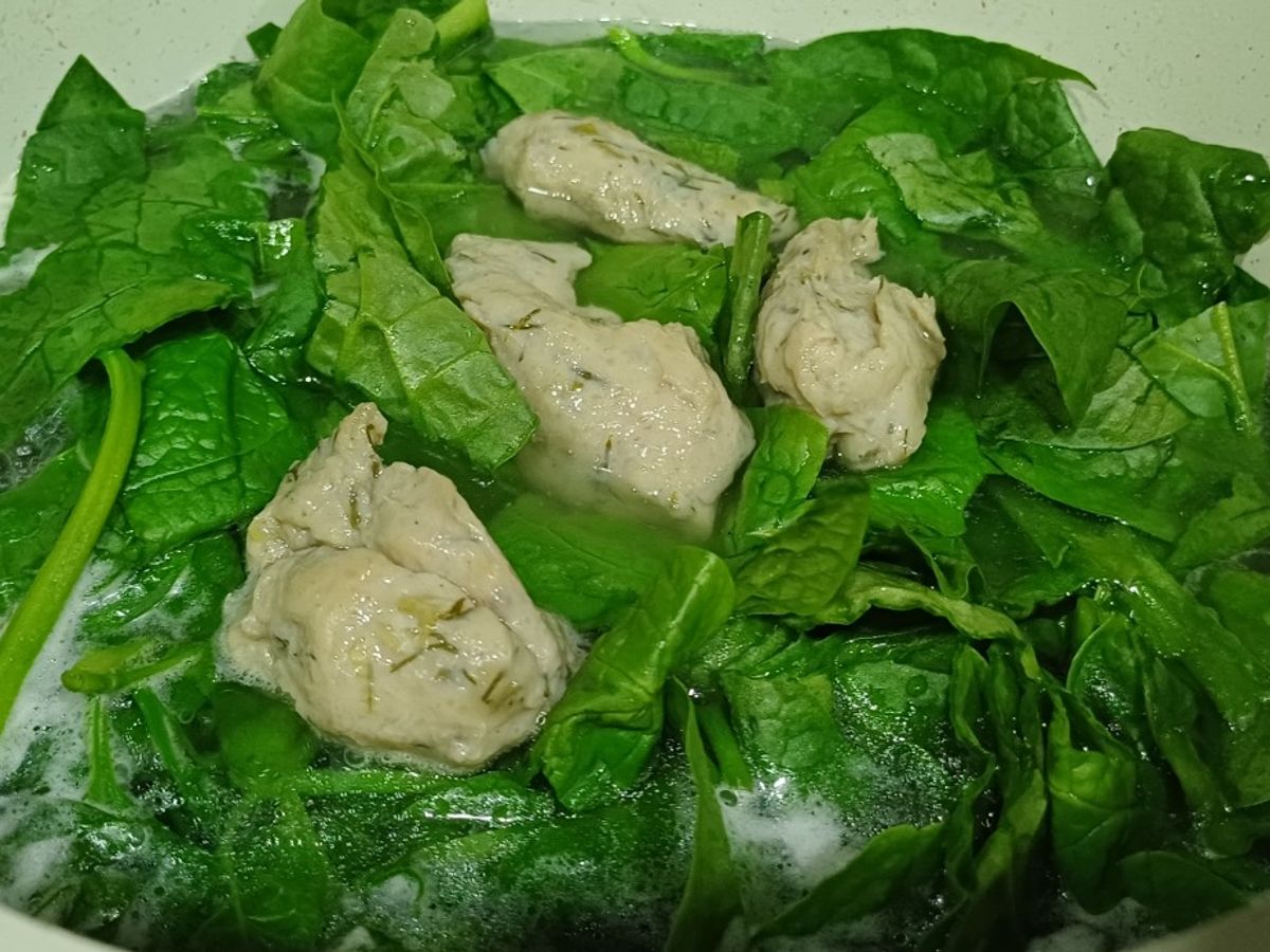 Canh mồng tơi chả cá thác lác