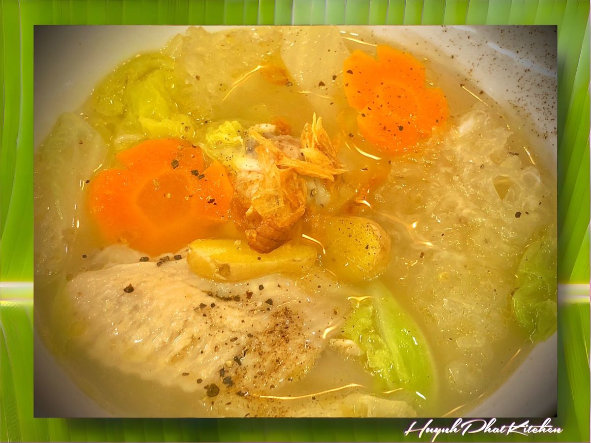 Canh Gà Hầm Cải Thảo Da Heo Khô