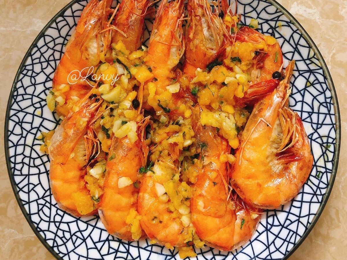 Tôm nướng sốt trứng muối