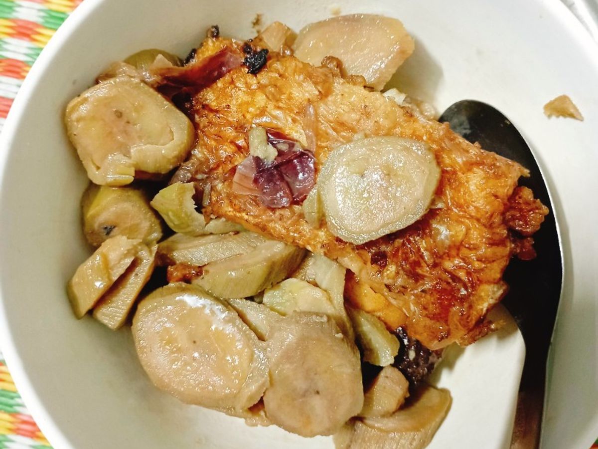 Cá trắm kho chuối xanh