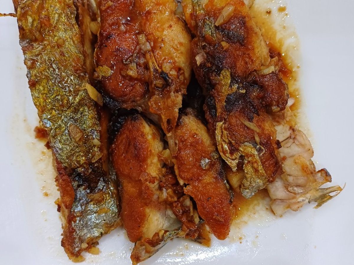 Cá ông cụ chiên sốt chua ngọt