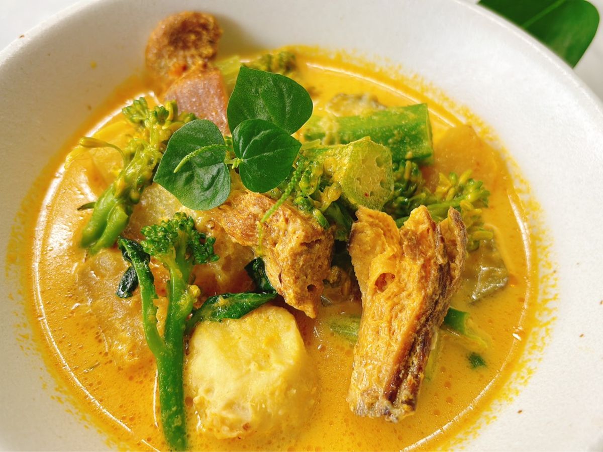 Cà ri rau củ chân nấm
