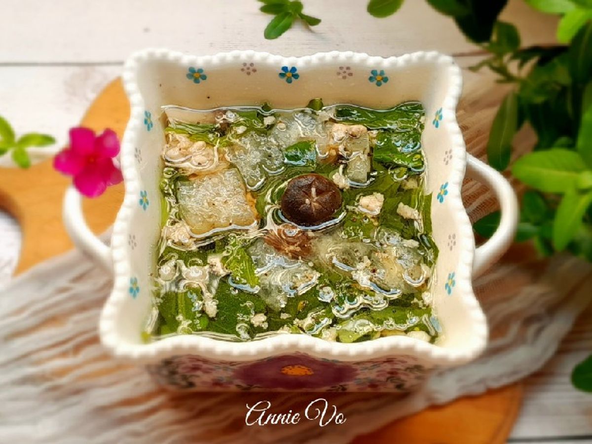 Canh cải rổ nấu nấm thịt xay