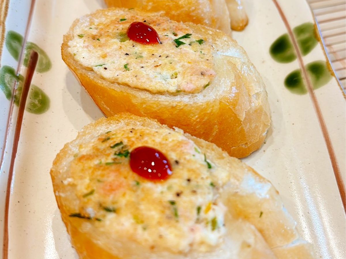 Bánh Mì Nhồi Đậu Phụ Chiên Giòn