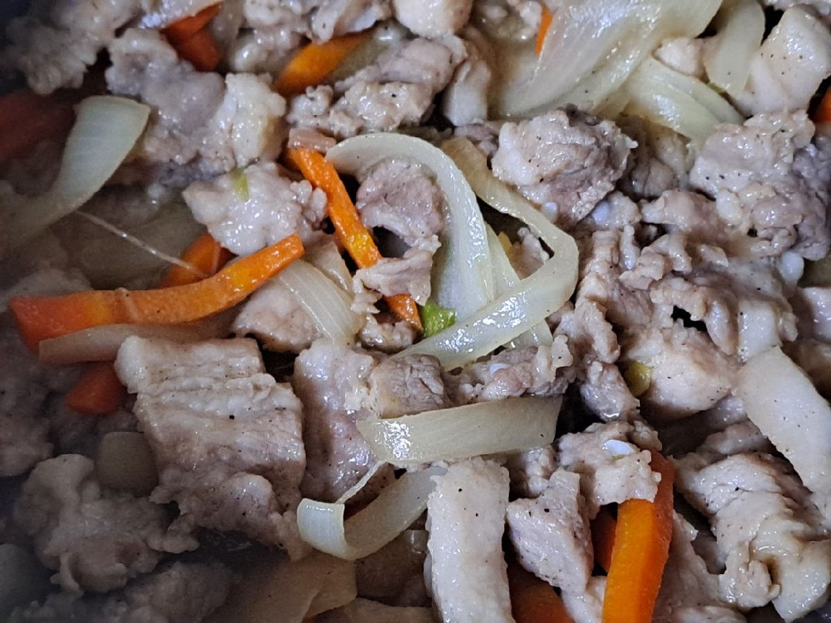 Thịt heo xào hành tây cuối tuần