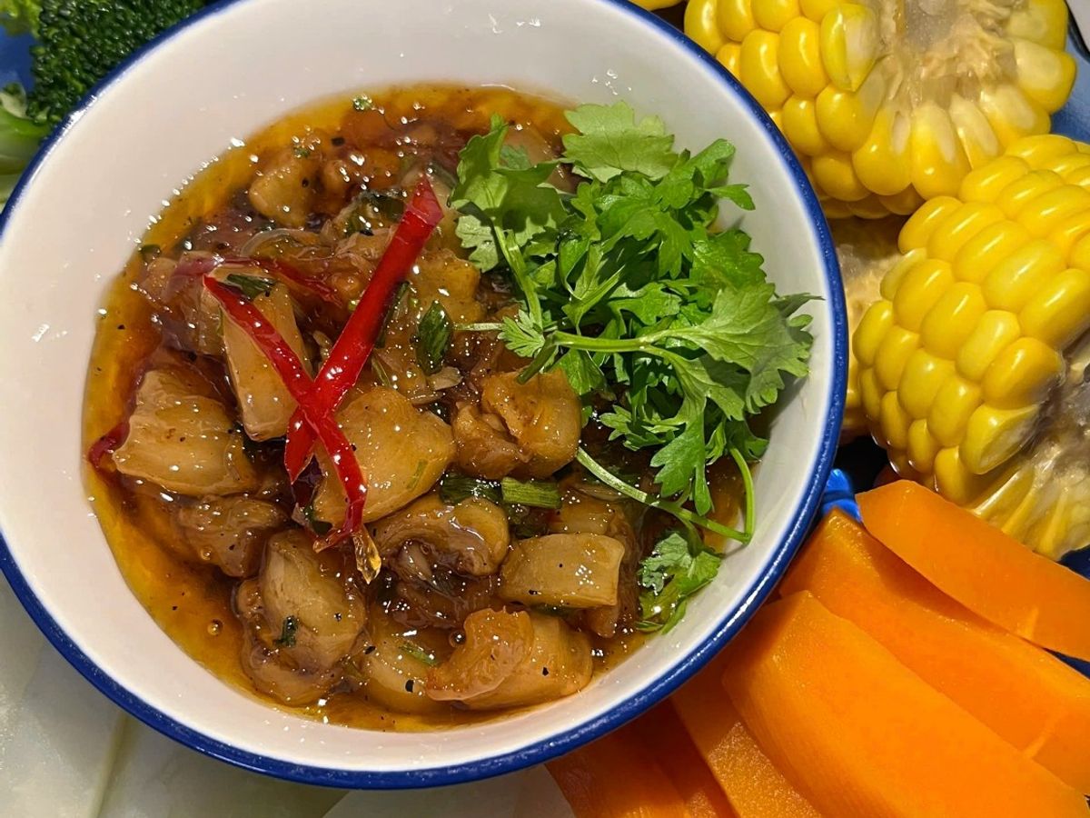 Rau củ luộc chấm Tóp mỡ kho quẹt