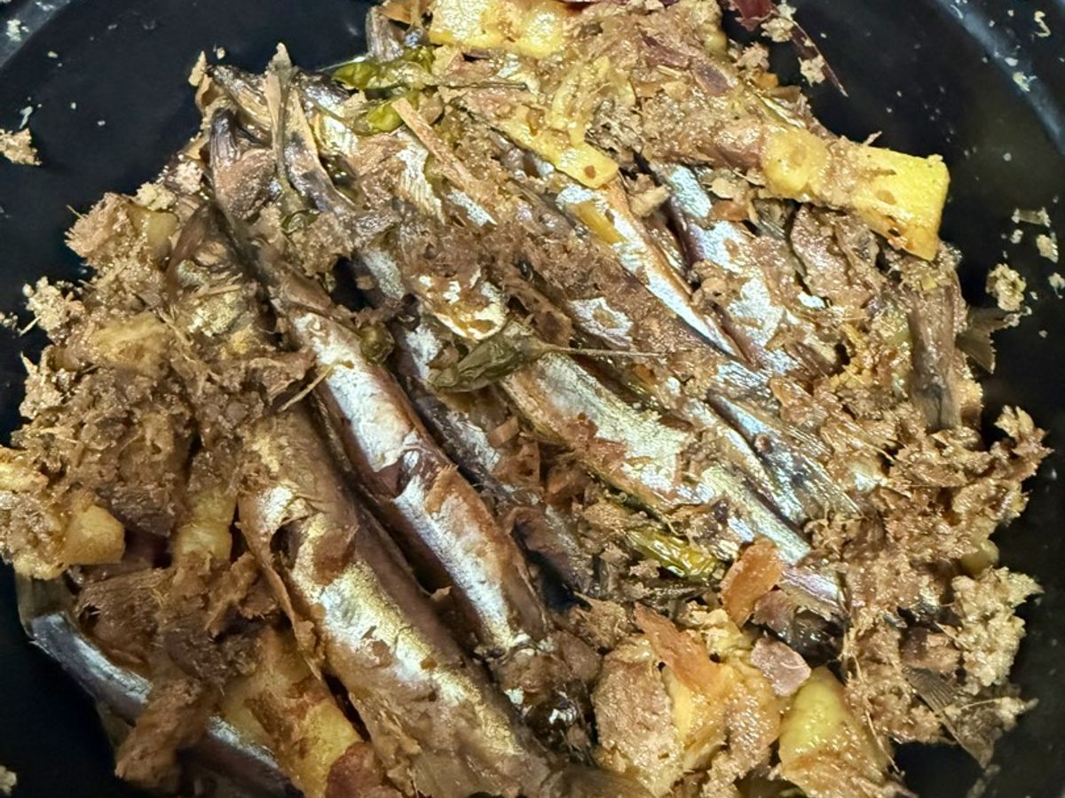 Cá trứng kho