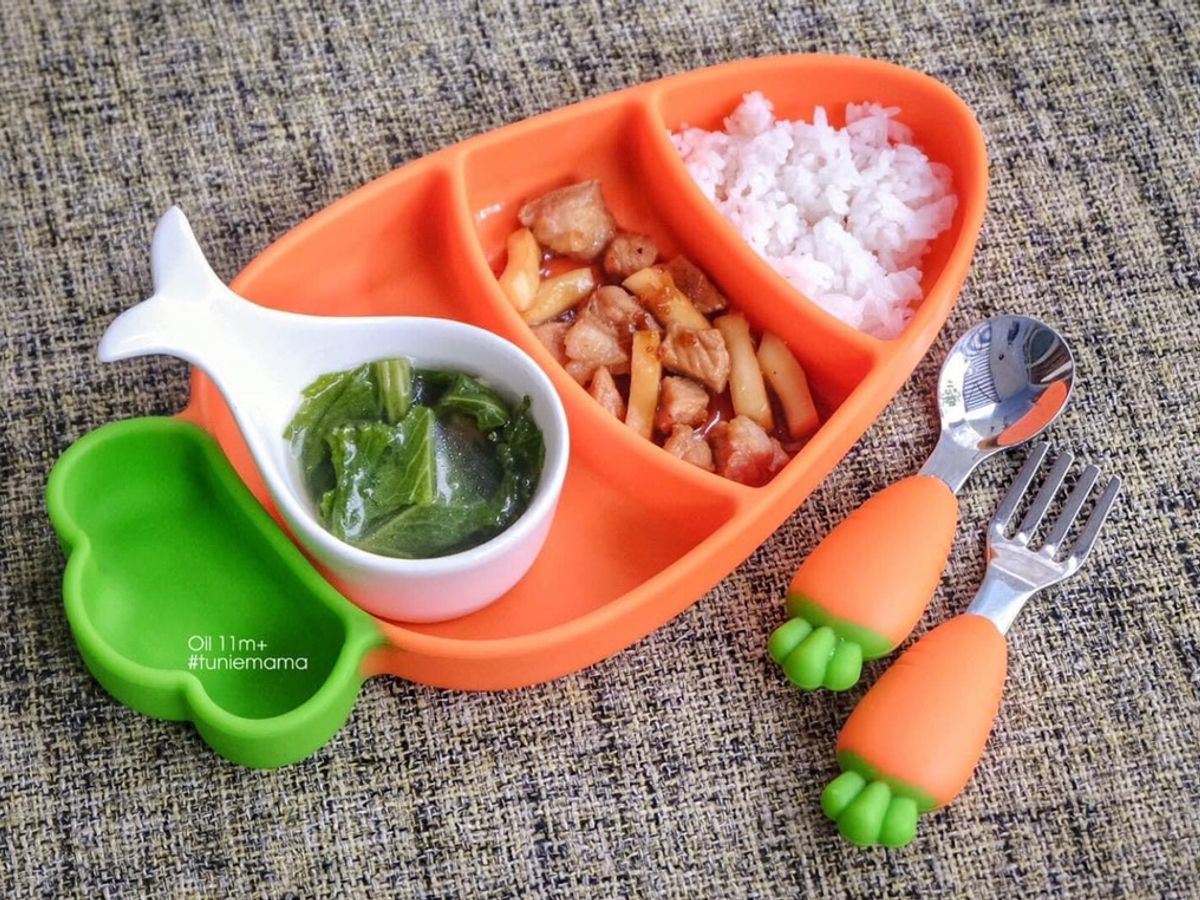 Thịt kho cơm dừa cho bé