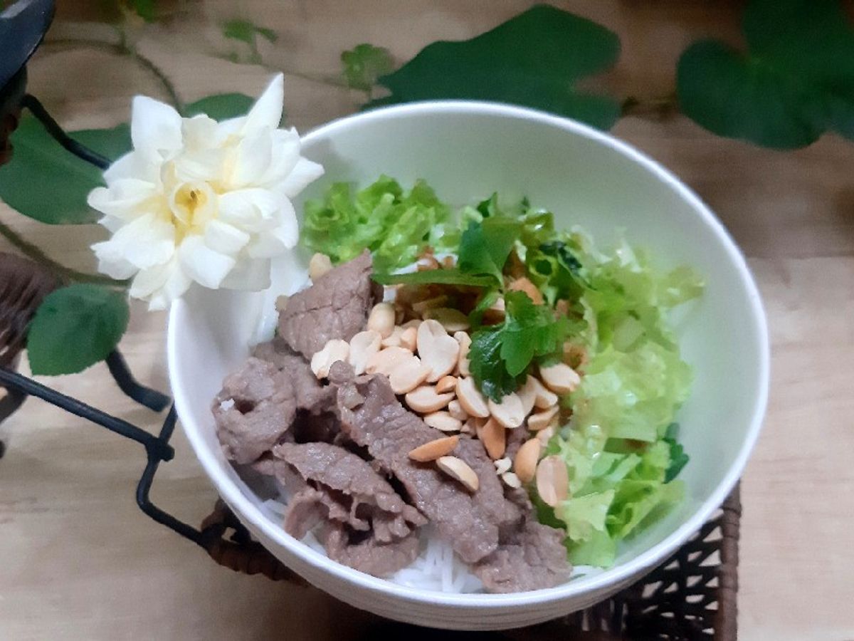 Bún thịt bò trụng