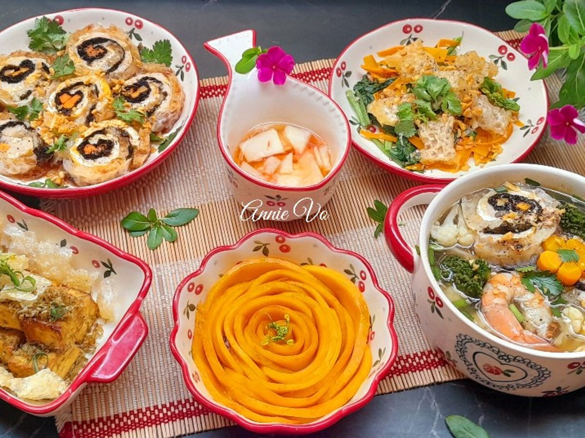 Mâm cơm với 4 món bóng bì