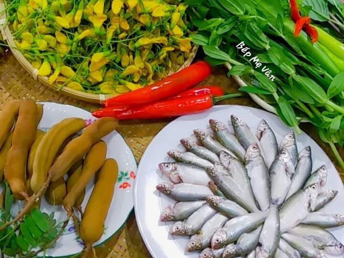 Canh chua cá linh bông điên điển