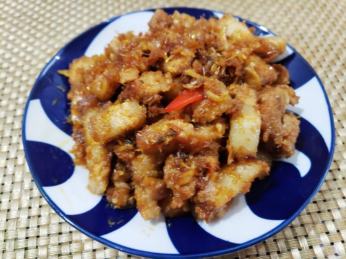 Thịt ba rọi rim sả ớt