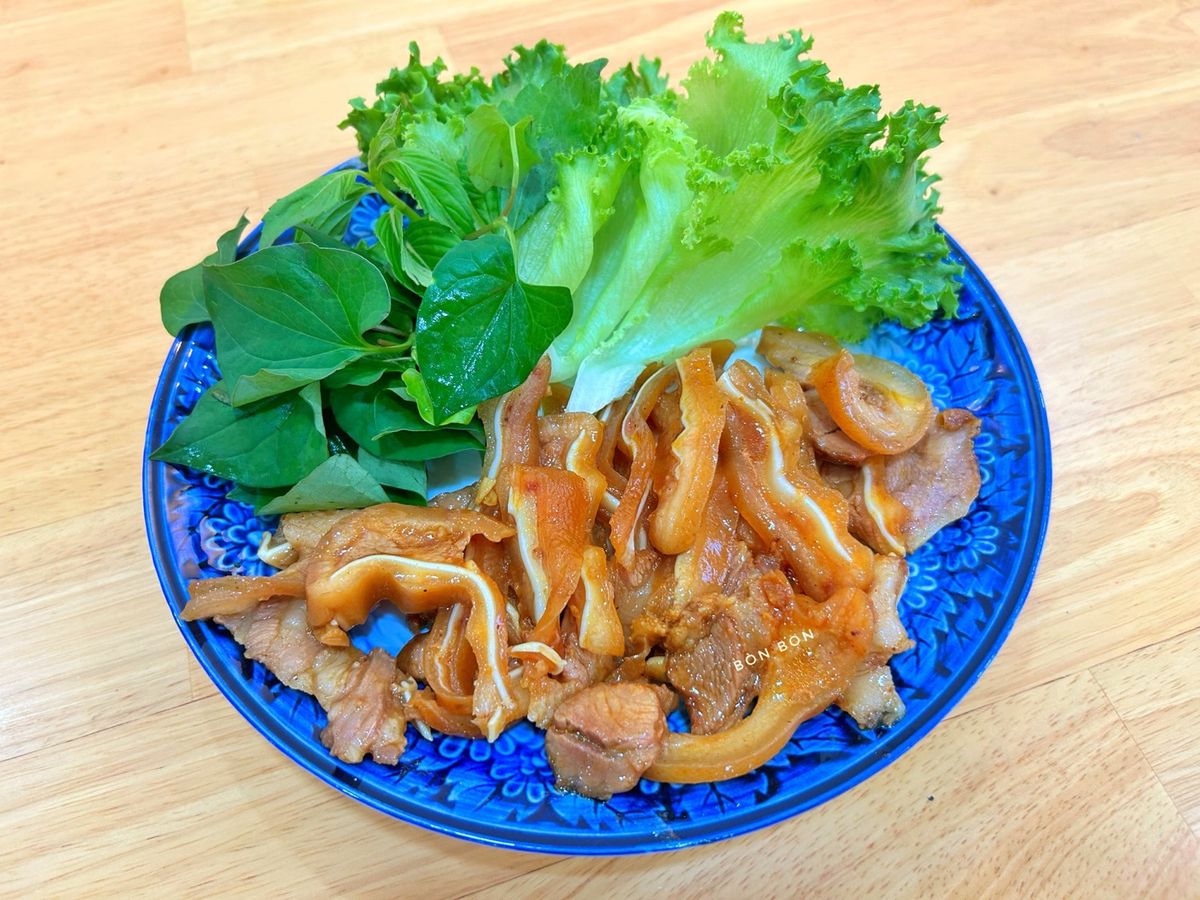 Tai Heo Khìa Nước Dừa