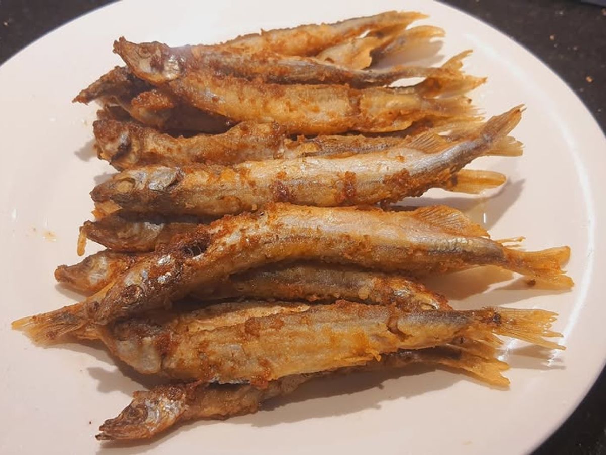 Mẹo Chiên Cá Trứng Không Bị Bắn Dầu Lung Tung