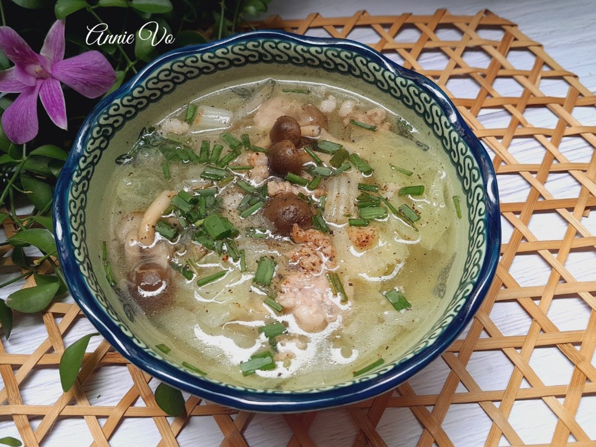 Canh cải thảo nấu nấm