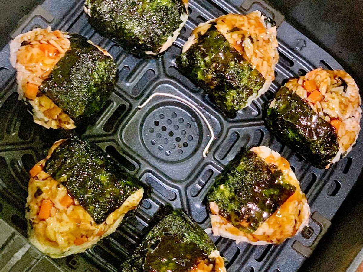 Cơm nắm cá ngừ mayo nướng nckd 🍙