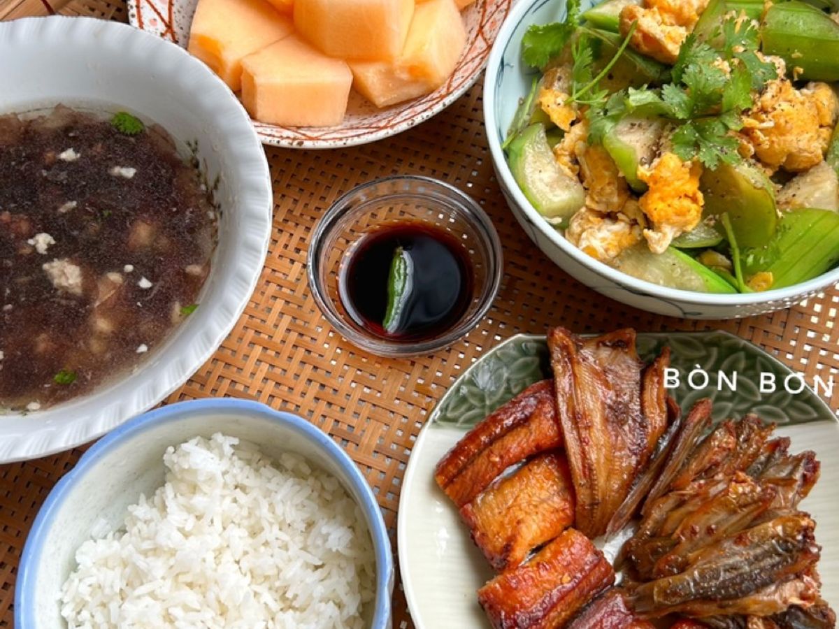 Cơm Nhà Ngày Mưa